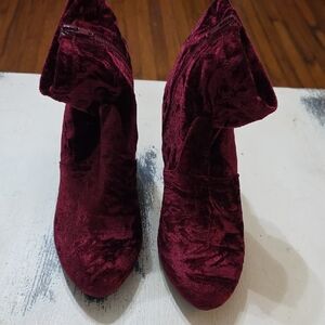 Lane Bryant Women's Velvet Heeled Ankle Boots Burgundy Stretch Zips Sz 10W EUC